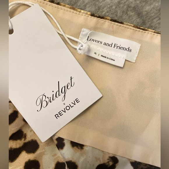 Leopard Crop Top Revolve - Picture 2 of 3